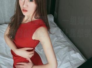 头条女神 – 又是周熙妍，一组如此吸引的套图，裤里丝的搭配竟然让我想学习穿衣了。