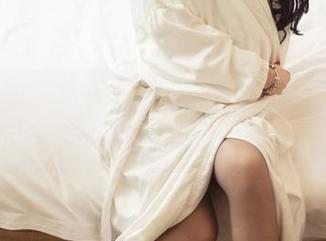 头条女神 – 就问你见没见过易阳的写真：小仙女跟猫的欢乐纠葛！