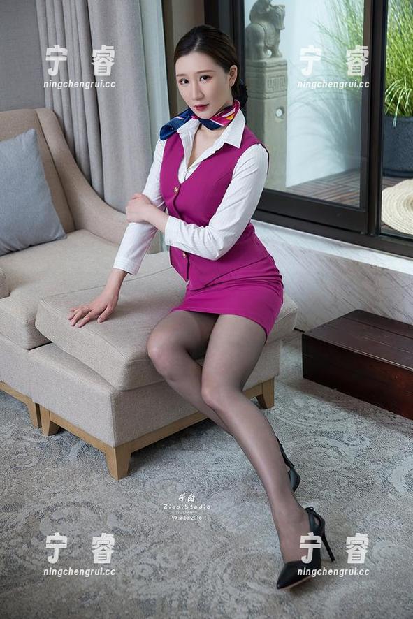 头条女神-苏子淇 头条女神 - 灰丝写真集:苏子淇教你怎么把自己弄得神秘又可爱!