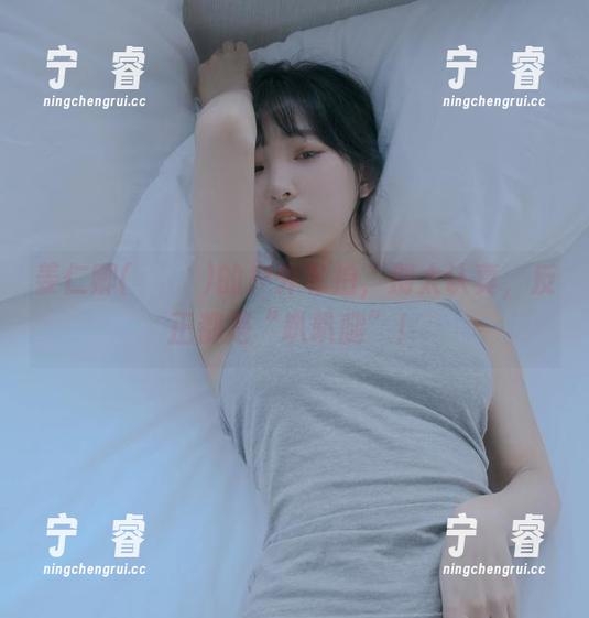 姜仁卿(강인경)的户外私拍，别太认真，反正都是“趴趴腿”！