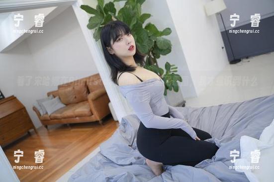 宋哈娜 看了宋哈娜在Bimilstory的微型比基尼原图,我才意识到什么叫做大胆?