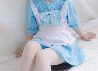少女秩序 – 奶牛吃草的姿势，乐栀原图里妙趣横生