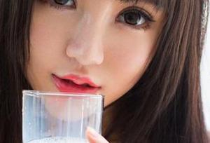 尤果网 – 杨果果和服写真：在线摇曳，像风在呼吸。