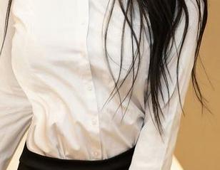 尤蜜荟 – 娜露Selena的裸足写真放到网盘里，这算不算是‘脚’色大片呢？打开就有惊喜！