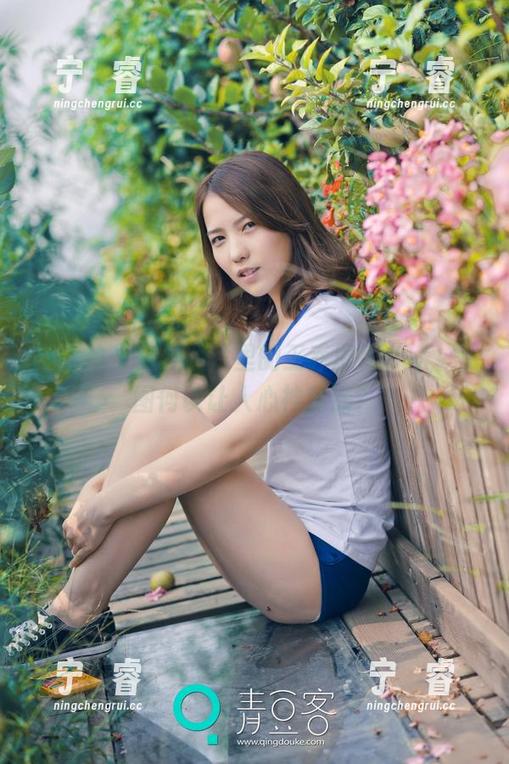 推女神 - 灰丝照片里的王乔恩Abby，原图何以让人心神荡漾？