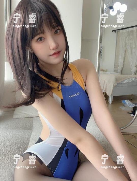 是你的阿薰呀版美腿作品，你确定不想看多一眼吗？