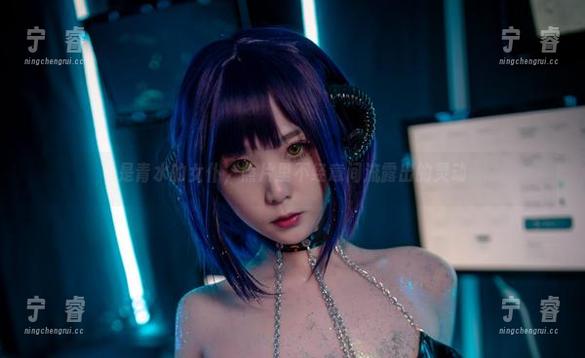 是青水的女仆，照片里不经意间流露出的灵动