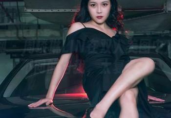 果团网 – 周琰琳LIN在双人美图中反射出不同的自我，太复杂了