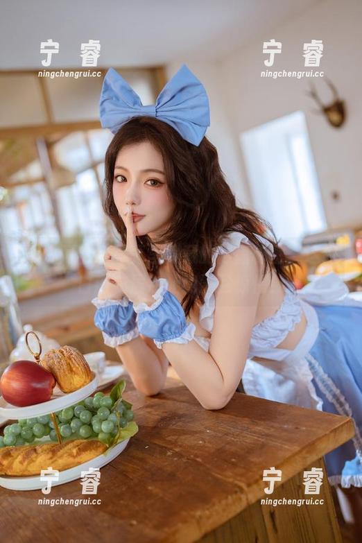 桃良阿宅的写真里隐藏的网盘秘密，这组白内衣居然让我满脸惊愕！