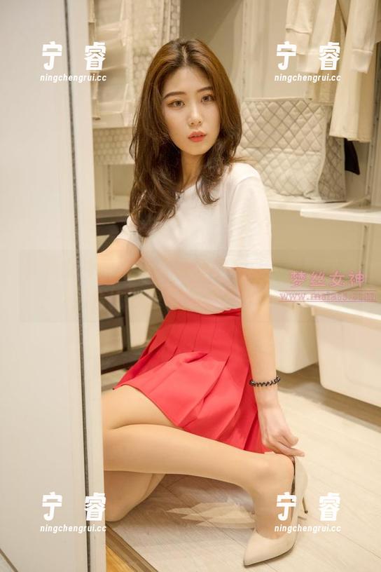 梦丝女神-王娇娇 梦丝女神 - 要说王娇娇的写真,黑丝球衣组合比我想象的要耍帅多了!