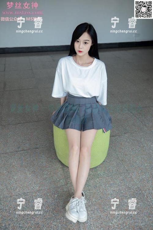 梦丝女神-花月舞 梦丝女神 - 私房图集:花月舞在浴室的小小疯狂