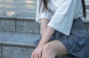 梦丝女神 – 从未想过，雪馨学姐的高清照片会让我这么想…呃，参加补课！
