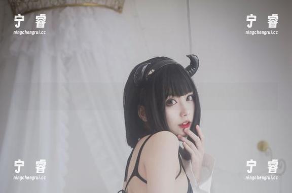 清颜真德秀 最新套图,清颜真德秀处理的美脚,好像在跟我悄悄说话?