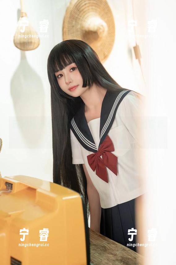 玩转家务与风情：爆机少女喵小吉的写真图包不一般