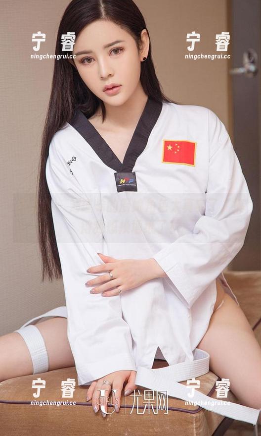 爱尤物-刘瑾希 爱尤物 - 刘瑾希的厨娘角色太真实了,搞得我想换墙纸了!