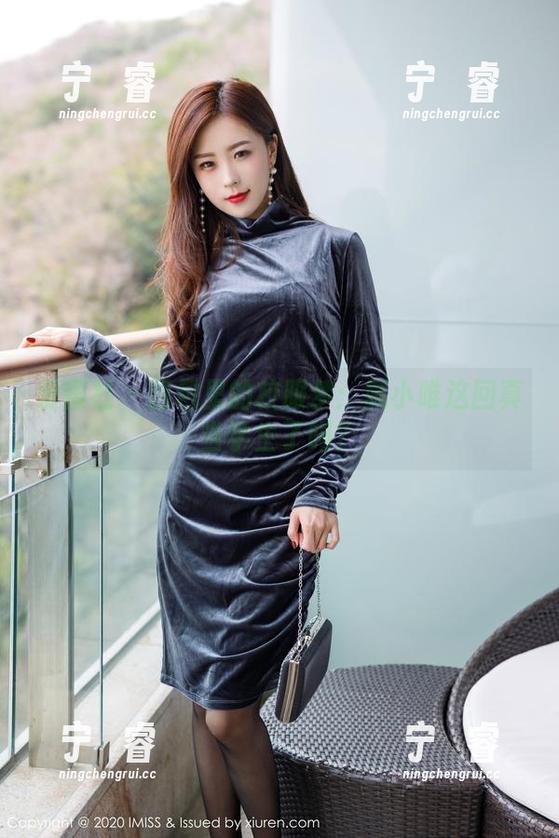 爱蜜社-戴小唯 爱蜜社 - 图包里的校服梦:戴小唯这回真当学生了吗?
