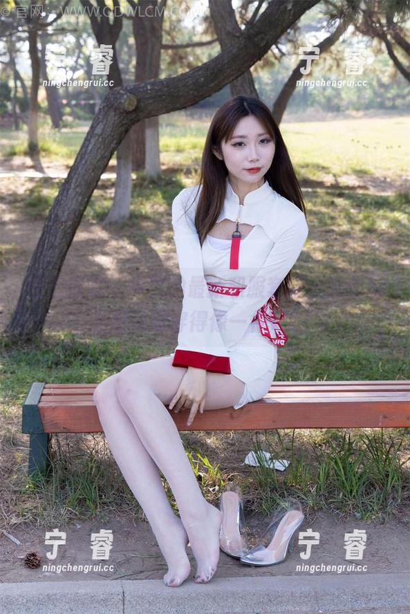 物恋传媒 - 小竹的最新和服套图，教你怎么把和服穿得像一件T恤！