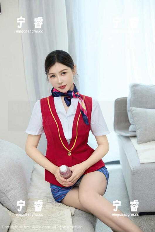 秀人网-Candy糖糖 秀人网 - Candy糖糖原图,穿上白裙的她,是在摆Pose还是漫无目的地走?