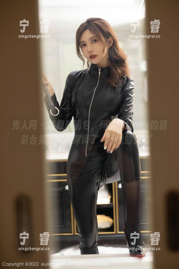 秀人网 - 高跟鞋图包，周慕汐fairy的精彩合集，完美演绎了‘行走的女神’