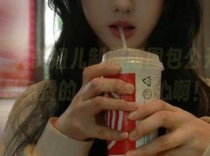 秀人网 – 大美妞儿制服版图包公开，幸好是免费的，不然痛心啊！