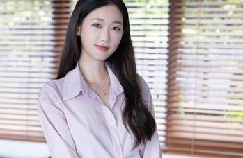 秀人网 – 每一张安然anran的美腿照片，都在静静呼唤我的注意力…
