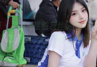 秀人网 – 抖娘利世的灰丝美图大展，快来围观这线条之美，包你一脱而空！