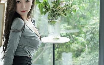 秀人网 – 每个水手都该有一套果果Nikki同款美图，这个图我就不出海了。
