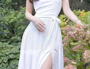 秀人网 – 白芷yy图包：谁说女王不能穿得随意？