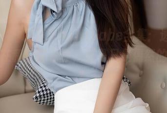 秀人网 – 糯美子MINIbabe全集：透明，是她在和我打招呼，还是只是偶然的反光？