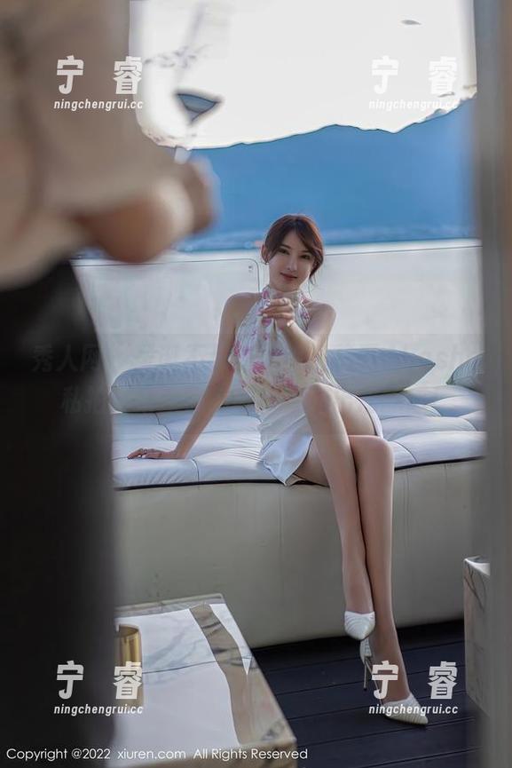 秀人网-蓝夏Akasha 秀人网 - 圣诞不只吃火鸡,蓝夏Akasha私拍图集教你怎么“穿”出炫酷感!