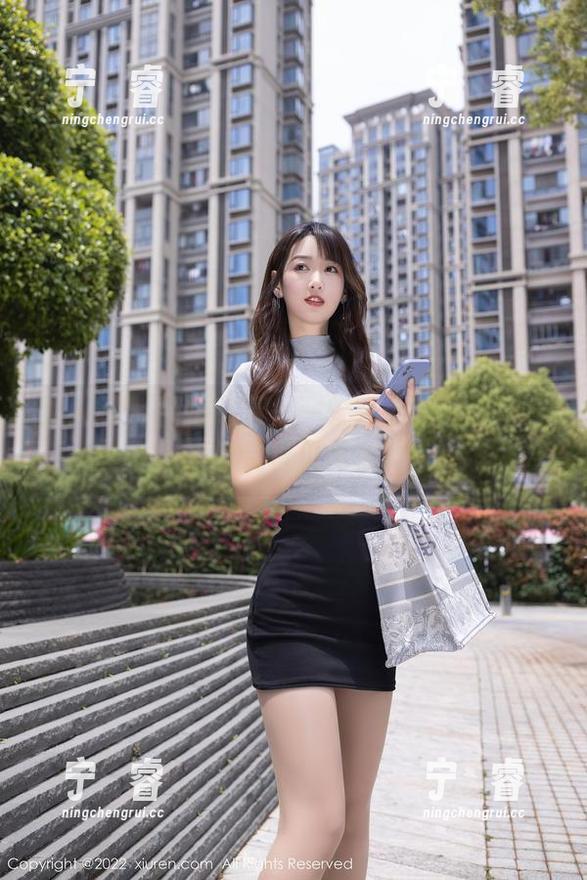 秀人网-软软子 秀人网 - 拥抱高清——软软子的双人图集,你会看见什么?