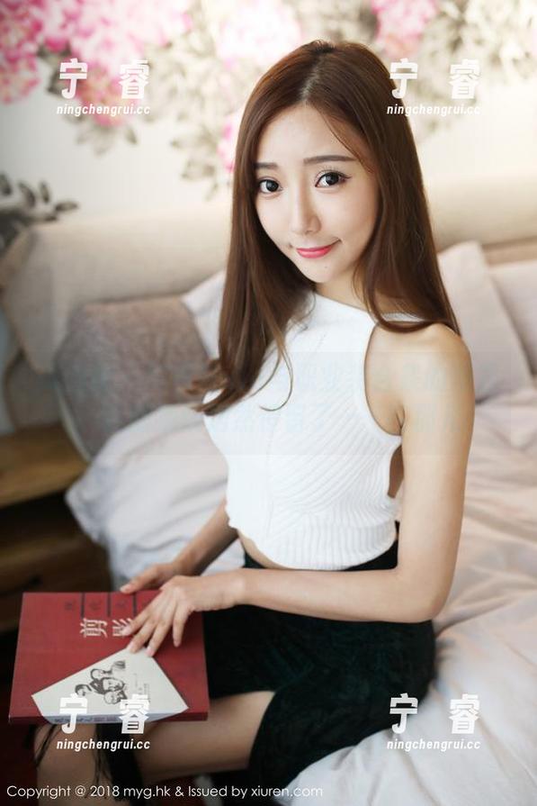 美媛馆-绮里嘉ula 美媛馆 - 绮里嘉ula与职业装合集的碰撞,我的视线居然停留了……在那儿