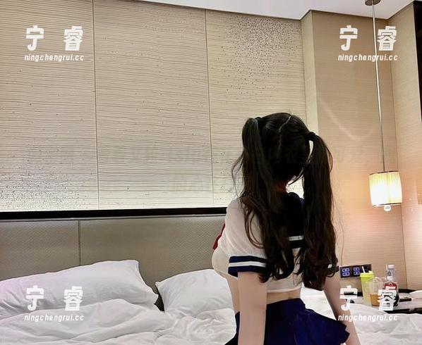 艾拉·isla 微密圈 - 看着艾拉·isla在花花白内衣里扮可爱,我的心在打转