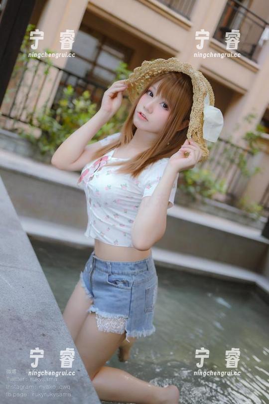 荒井喵喵校园日常：你未见的在线美图