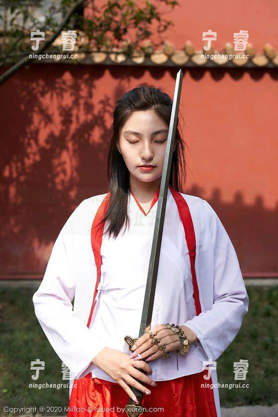 蜜桃社-铃木 蜜桃社 - 铃木捉摸校园灵魂,无圣光的套图不止于此