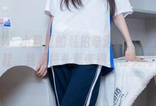 袜啵啵 – 小甜豆的私拍奇遇记：穿上匡威板鞋，我和镜头就变得亲密无间！