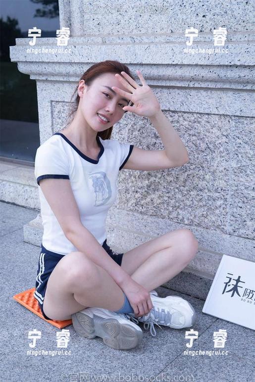 袜啵啵 - 稚予，校服裤里丝的俏皮生活，没啥光环加持