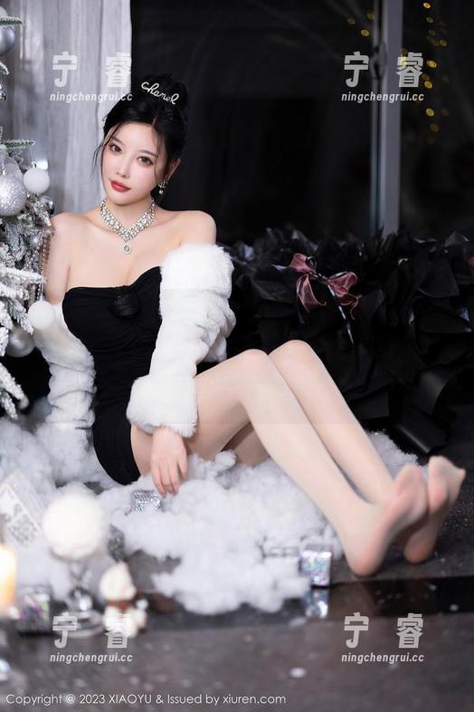 语画界-Angela喜欢猫 语画界 - Angela喜欢猫的女孩写真集分享,有时候,我也想拥有她那种‘无所事事’的气质?