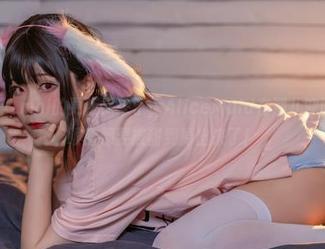 铁打萌萌_moi的更新又来了，AliceMaid在那儿迎面走来，眼睛都要被甜到掉出来了！