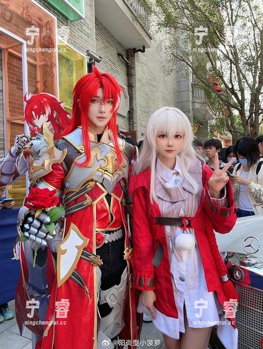 全套写真：阳炎型小菠萝气场全开，森蚺魅惑稍纵即逝