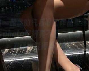 微密圈 – 雅雅的气质呀的作品集终于来了，livephoto照得真不错，下载一份送朋友吧，显得有品位。