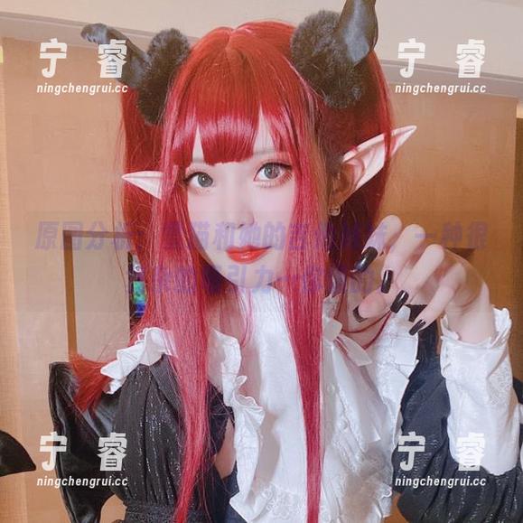 原图分析：雪猫和她的吉他妹妹，一种很复杂的吸引力…你懂的。