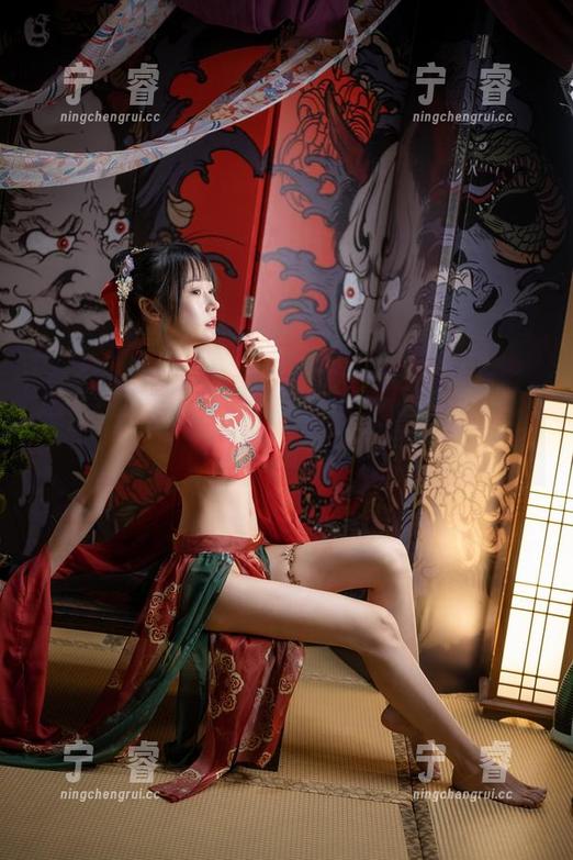 这“福利”属于香草喵露露，直击心智的灰丝图集。