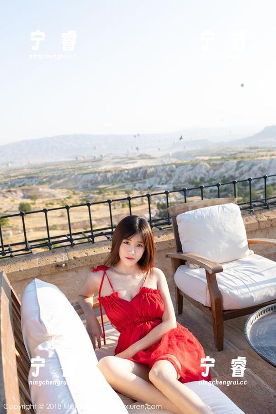 魅妍社-妤薇Vivian 魅妍社 - 妤薇Vivian的校服在线秀,原图中的她会不会偷偷踩你心房一脚?