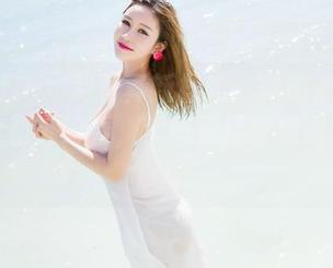 魅妍社 – 定制写真新样式：糯美子Mini在天台格外好看，大概是风也知道她的魅力