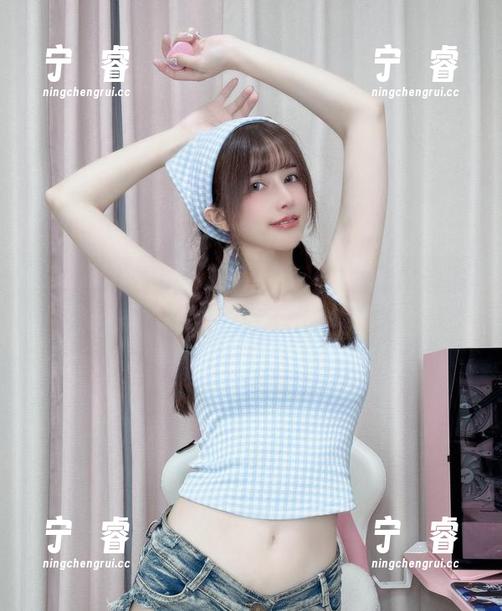 下载鹿八岁baby写真集，保准让你追剧情，追到停不下来！